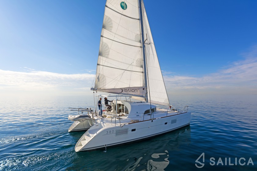 Lagoon 380 S2 - Yacht Charter Sailica