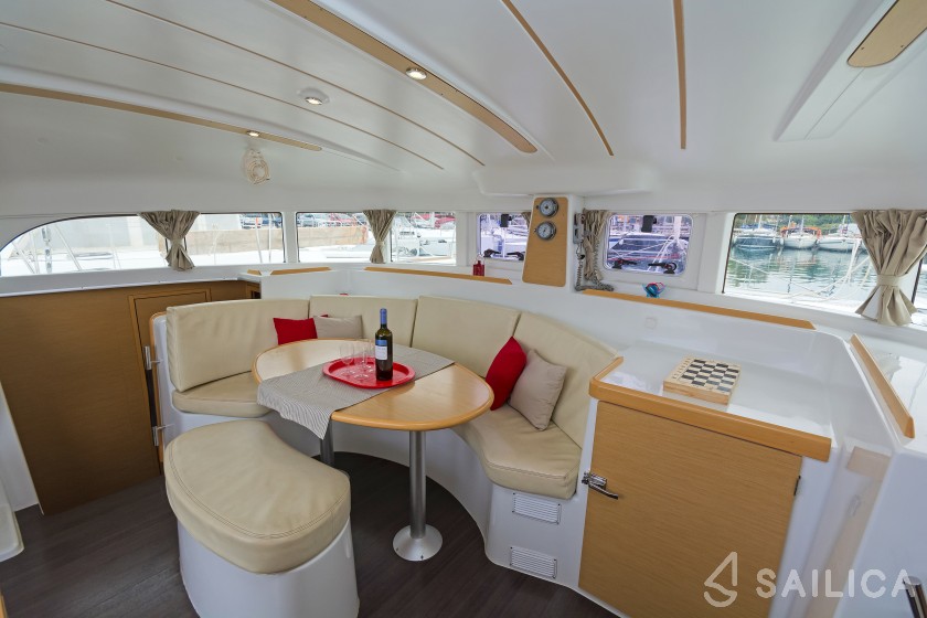 Lagoon 380 S2 - Yacht Charter Sailica