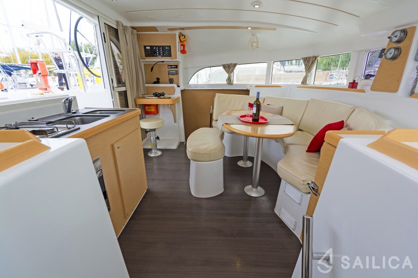 Lagoon 380 S2 - Yacht Charter Sailica