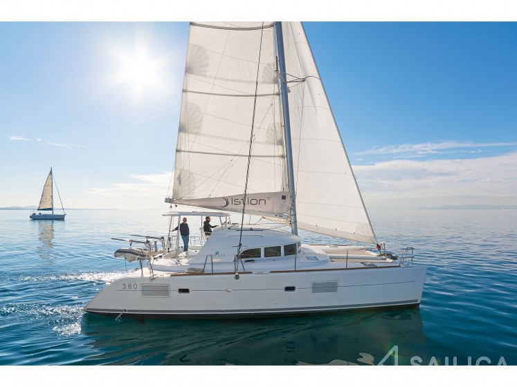 Lagoon 380 S2 - Yacht Charter Sailica