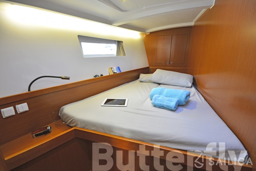 Oceanis 45 - Yacht Charter Sailica