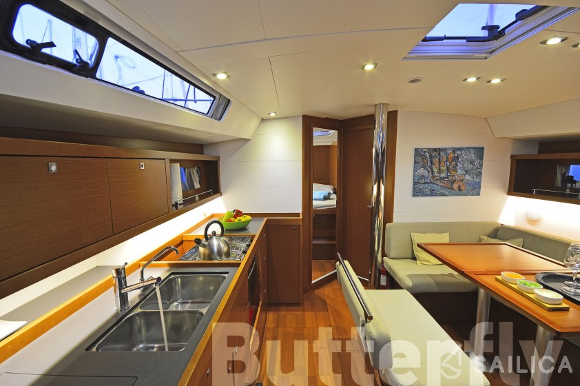 Oceanis 45 - Yacht Charter Sailica