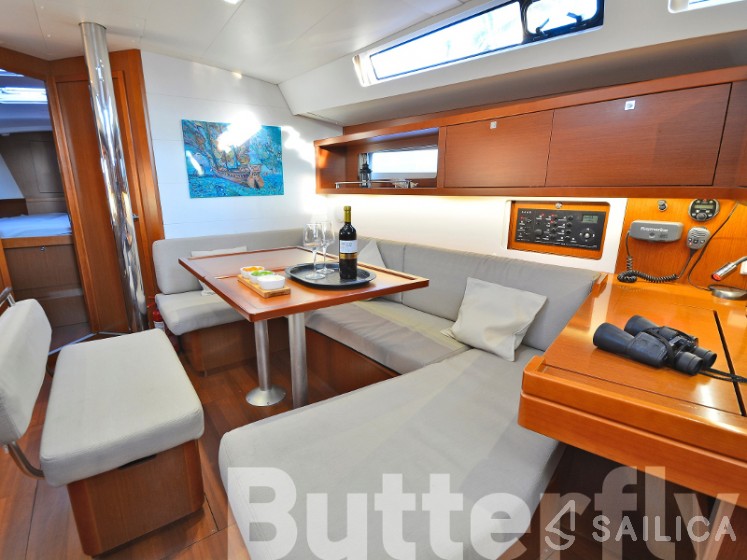 Oceanis 45 - Yacht Charter Sailica