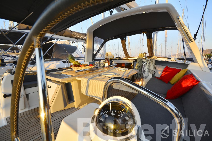 Oceanis 45 - Yacht Charter Sailica