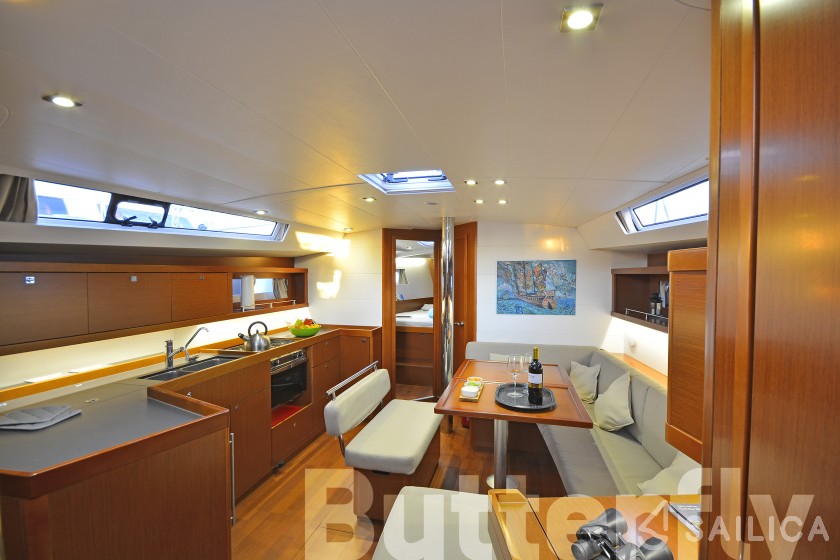 Oceanis 45 - Yacht Charter Sailica