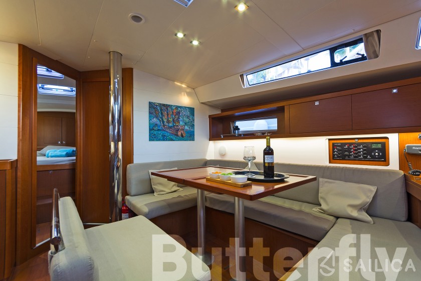 Oceanis 45 - Yacht Charter Sailica