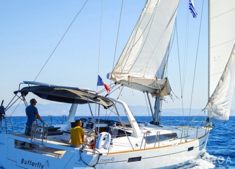 Oceanis 45 - Yacht Charter Sailica