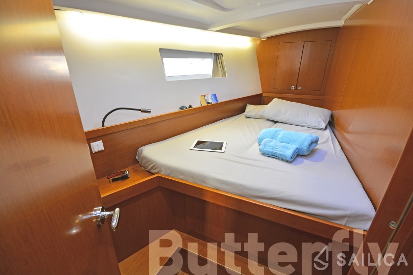 Oceanis 45 - Yacht Charter Sailica
