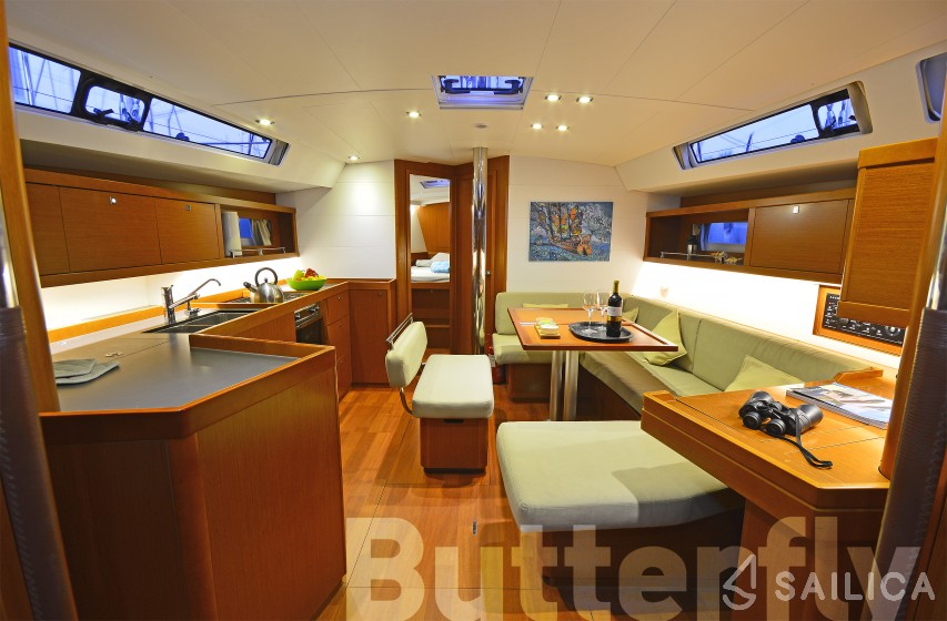 Oceanis 45 - Yacht Charter Sailica