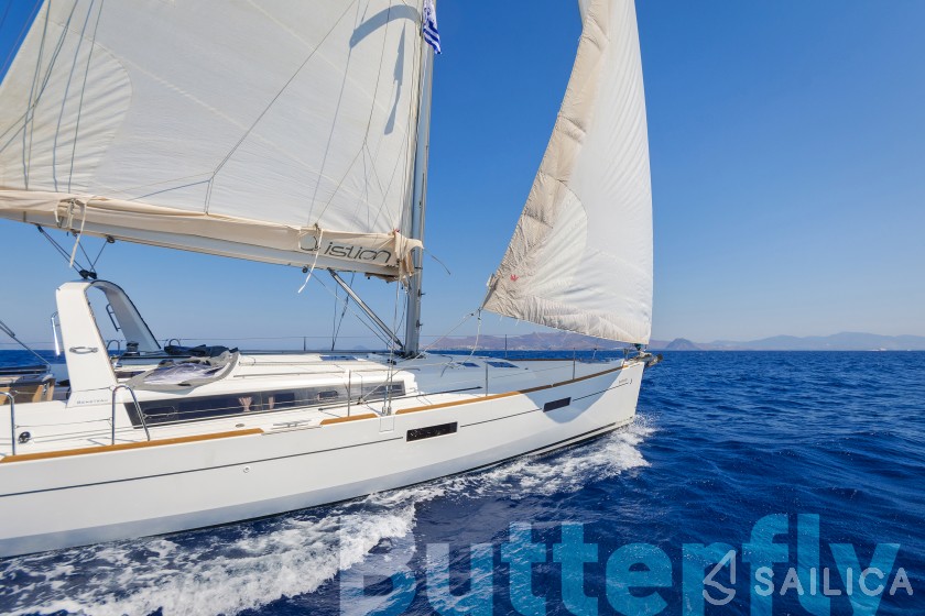 Oceanis 45 - Yacht Charter Sailica