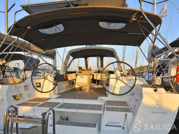 Oceanis 45 - Yacht Charter Sailica