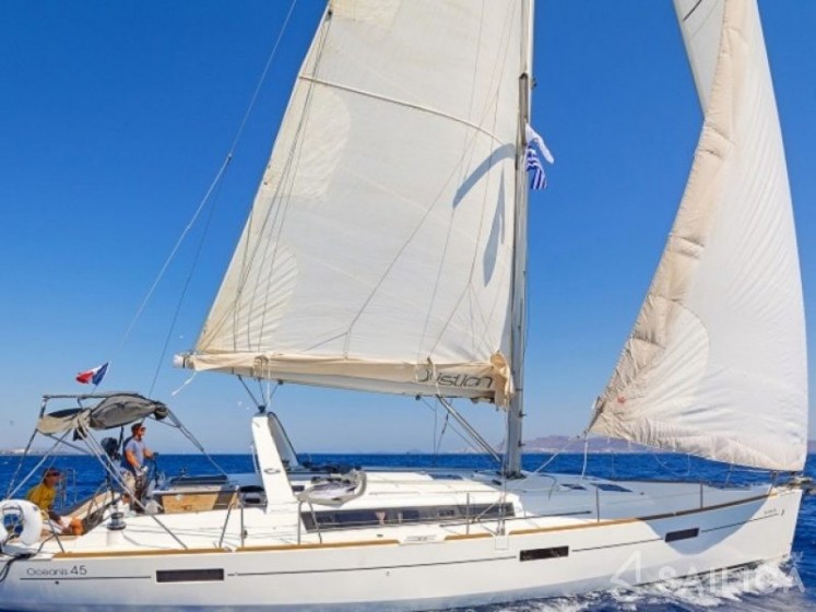 Oceanis 45 - Yacht Charter Sailica