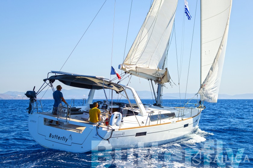 Oceanis 45 - Yacht Charter Sailica