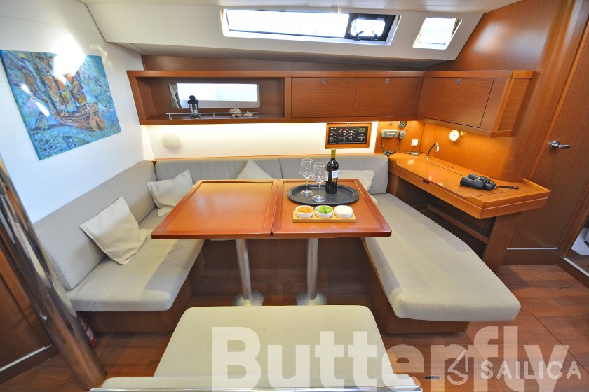 Oceanis 45 - Yacht Charter Sailica