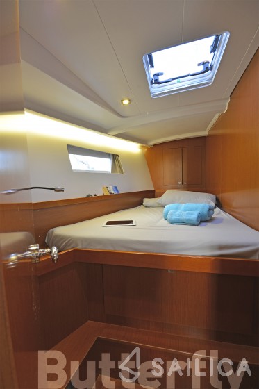 Oceanis 45 - Yacht Charter Sailica