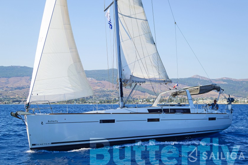 Oceanis 45 - Yacht Charter Sailica
