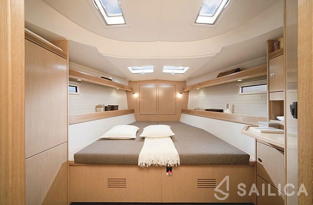 Bavaria Cruiser 45 - Yacht Charter Sailica