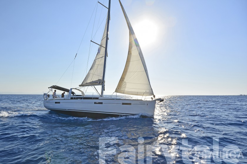 Oceanis 41 - Yacht Charter Sailica
