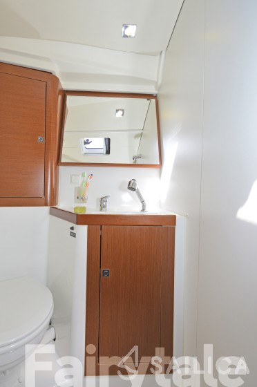 Oceanis 41 - Yacht Charter Sailica