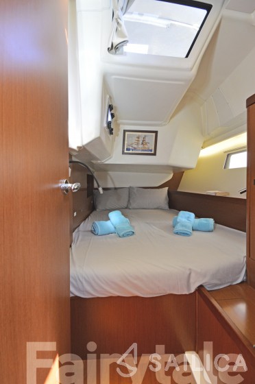 Oceanis 41 - Yacht Charter Sailica