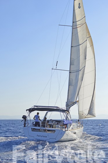 Oceanis 41 - Yacht Charter Sailica