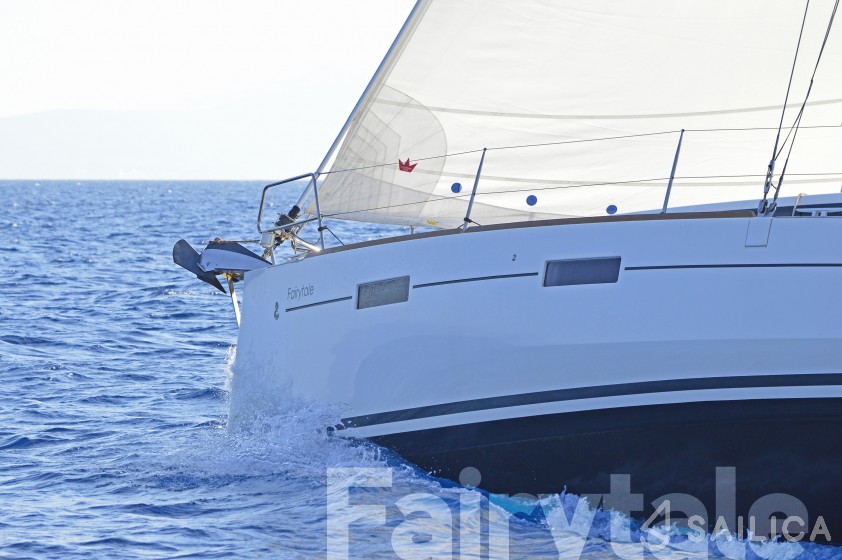 Oceanis 41 - Yacht Charter Sailica