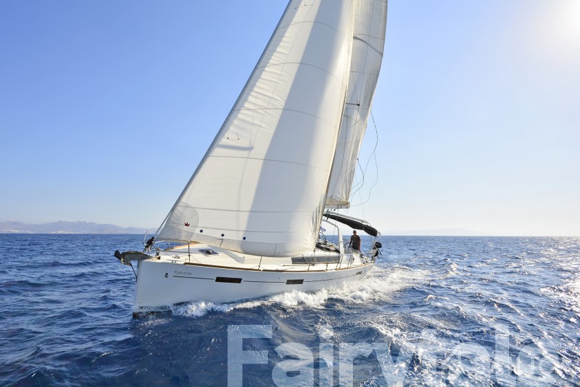 Oceanis 41 - Yacht Charter Sailica