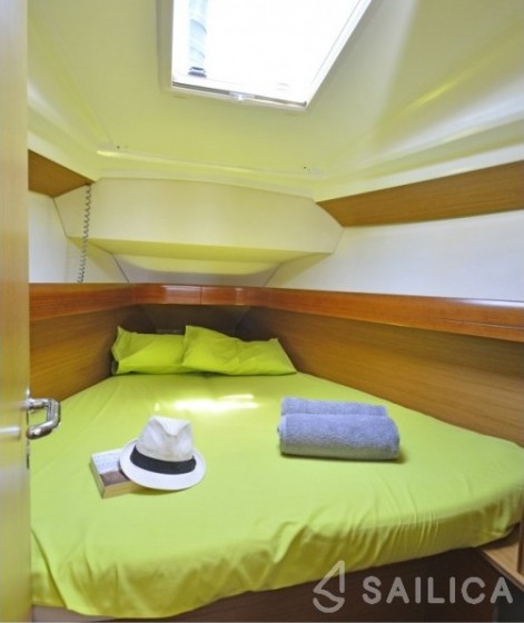 Sun Odyssey 36i - Yacht Charter Sailica
