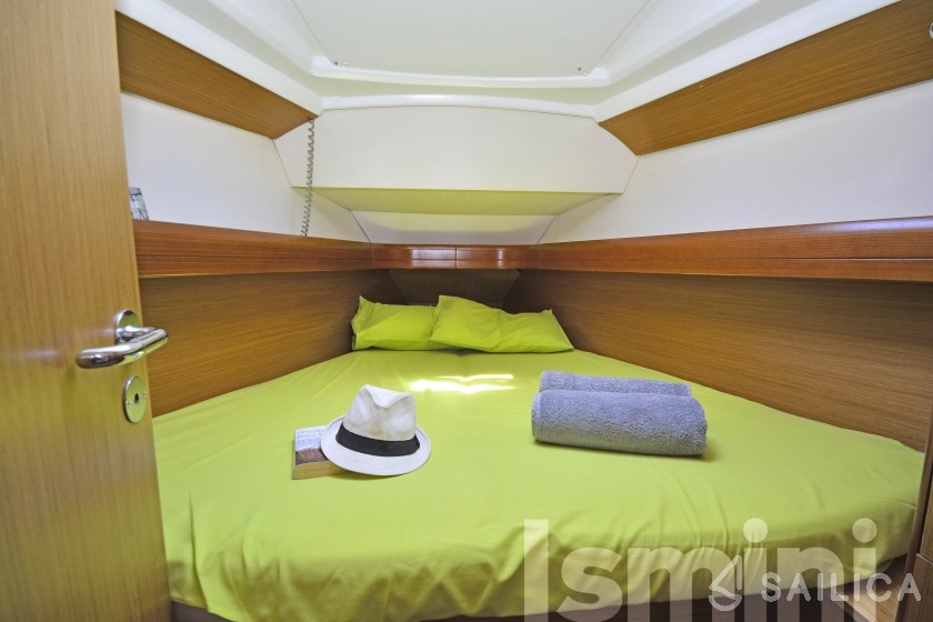 Sun Odyssey 36i - Yacht Charter Sailica