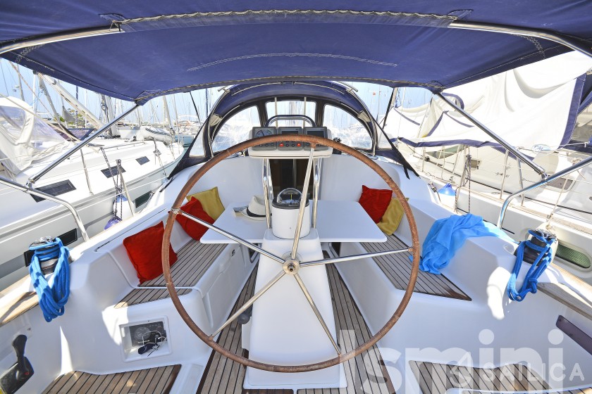Sun Odyssey 36i - Yacht Charter Sailica
