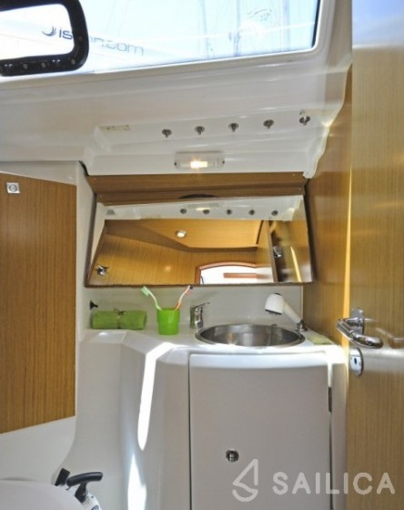 Sun Odyssey 36i - Yacht Charter Sailica