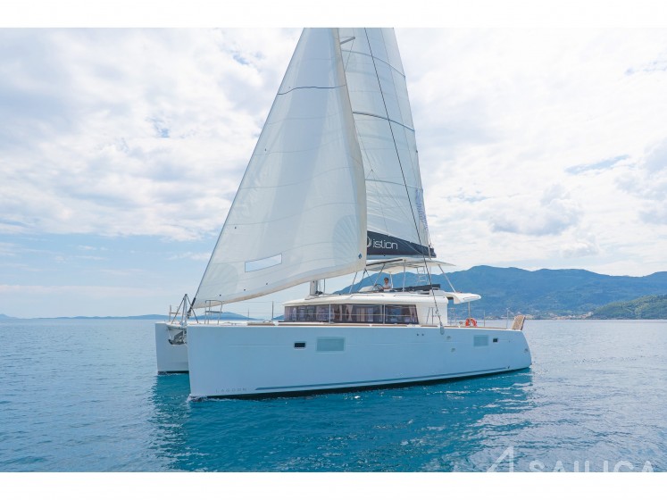 Lagoon 450  Flybridge - Yacht Charter Sailica