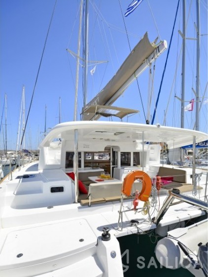 Lagoon 450  Flybridge - Yacht Charter Sailica