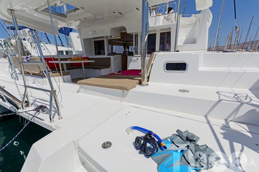 Lagoon 450  Flybridge - Yacht Charter Sailica