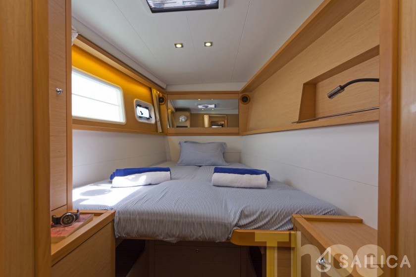 Lagoon 450  Flybridge - Yacht Charter Sailica
