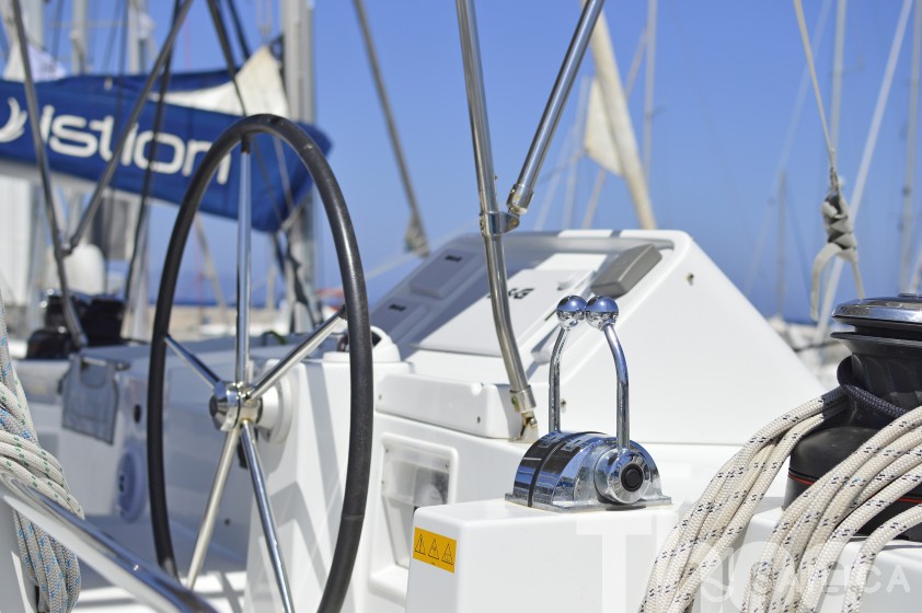 Lagoon 450  Flybridge - Yacht Charter Sailica