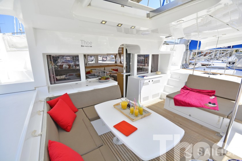 Lagoon 450  Flybridge - Yacht Charter Sailica