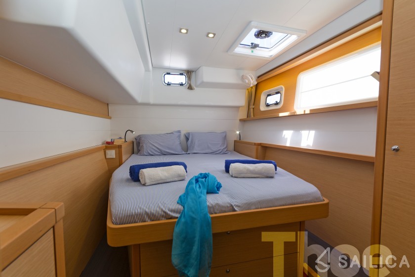 Lagoon 450  Flybridge - Yacht Charter Sailica