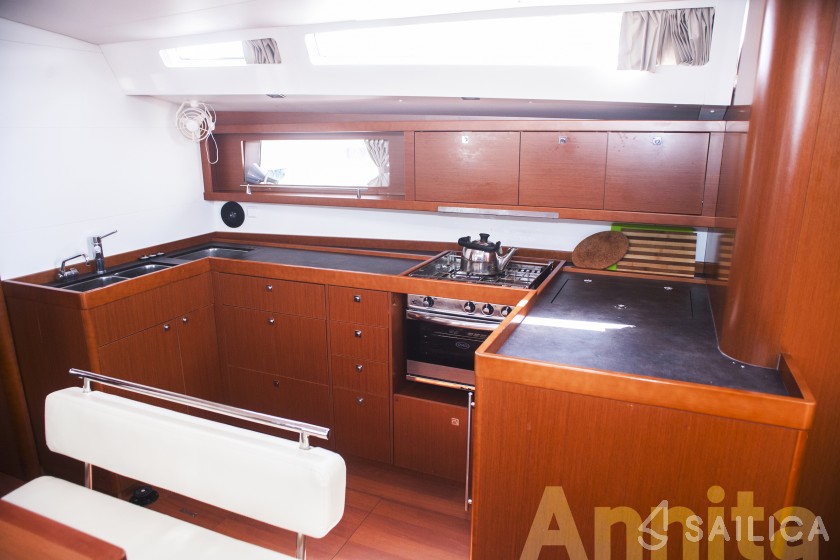 Oceanis 48 - Yacht Charter Sailica