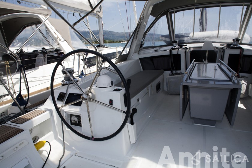 Oceanis 48 - Yacht Charter Sailica