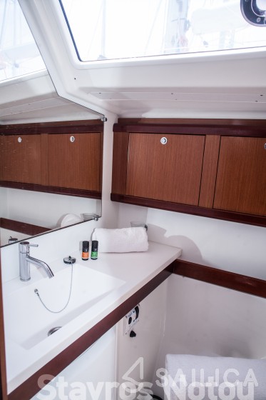 Oceanis 46 - Yacht Charter Sailica