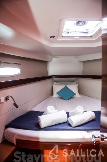 Oceanis 46 - Yacht Charter Sailica