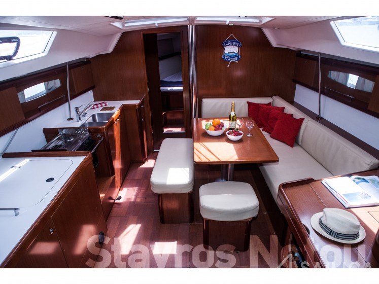 Oceanis 46 - Yacht Charter Sailica