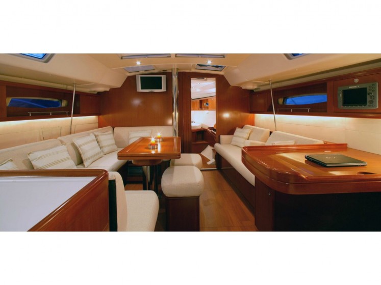 Oceanis 46 - Yacht Charter Sailica