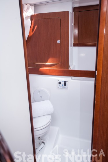Oceanis 46 - Yacht Charter Sailica