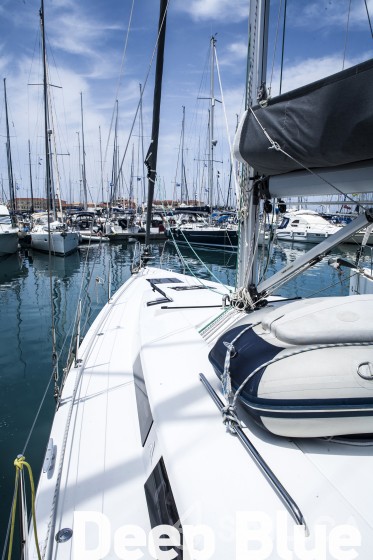 Hanse 415 - Yacht Charter Sailica