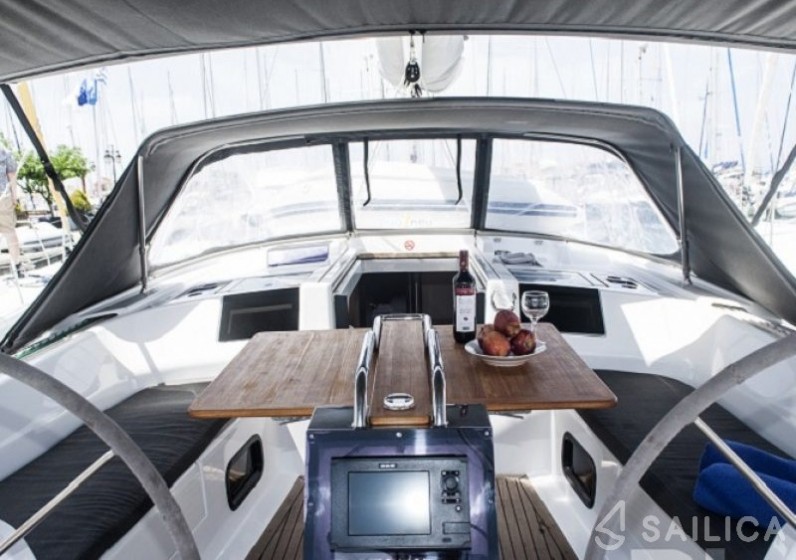 Hanse 415 - Yacht Charter Sailica