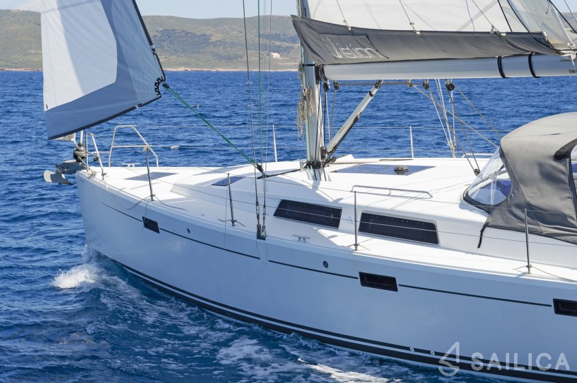 Hanse 415 - Yacht Charter Sailica