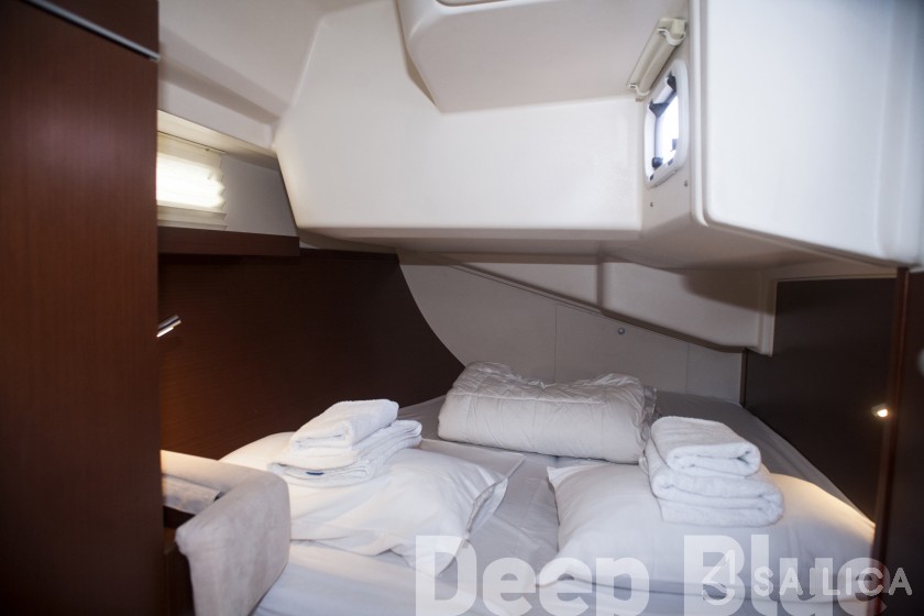 Hanse 415 - Yacht Charter Sailica