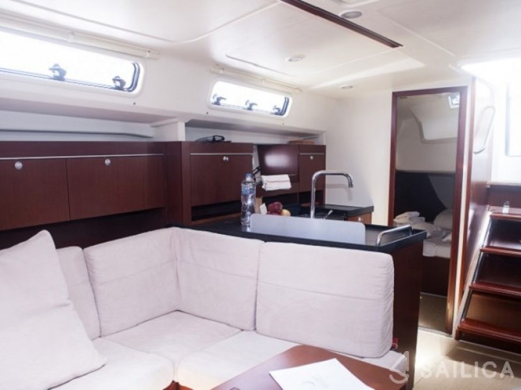 Hanse 415 - Yacht Charter Sailica